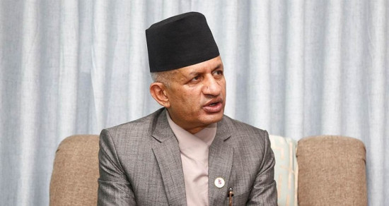 प्रधानमन्त्री प्रचण्डले सत्ताका लागि परराष्ट्र नीति खलबल्याएको एमाले नेता ज्ञवालीको आरोप